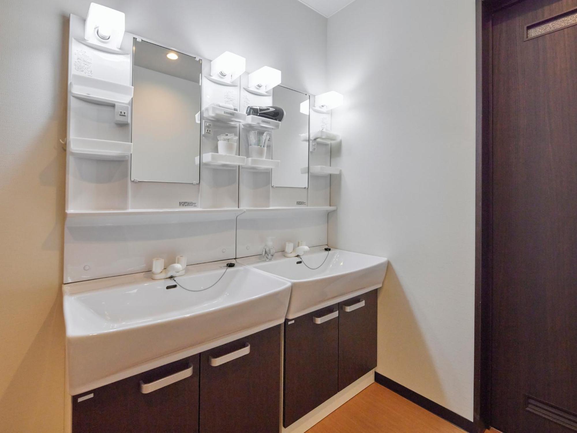 Guesthouse Ama Terrace أمامي المظهر الخارجي الصورة